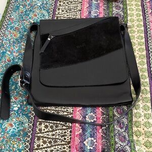 Stylish Black Messenger Bag